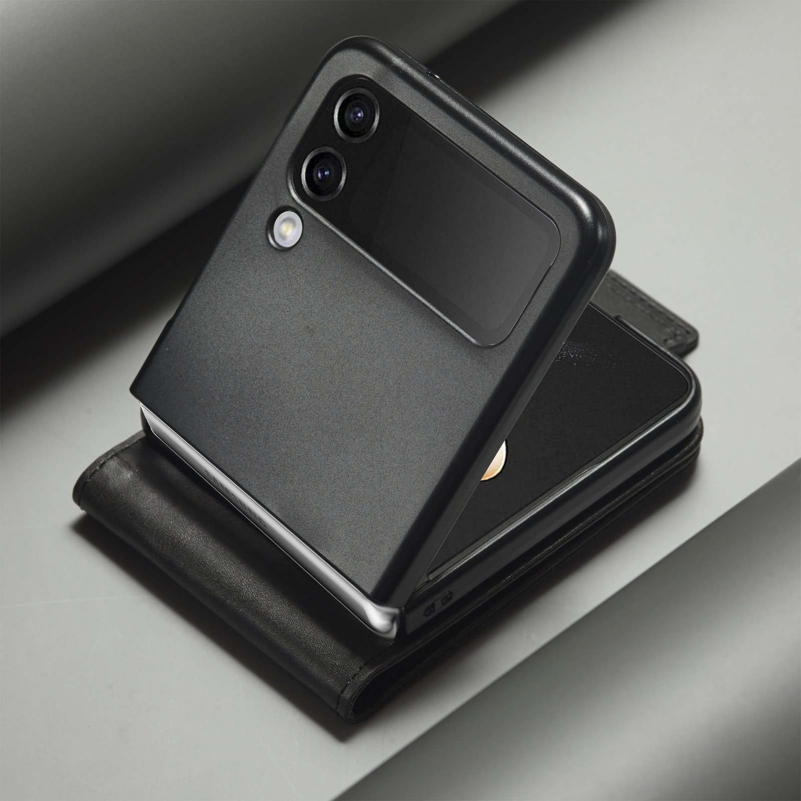 Folding Leather Cover For Samsung Galaxy Z Flip 3 4 Flip4 Flip3 5G Magnetic Protective Cards Solt Wallet Bag Business Phone Case