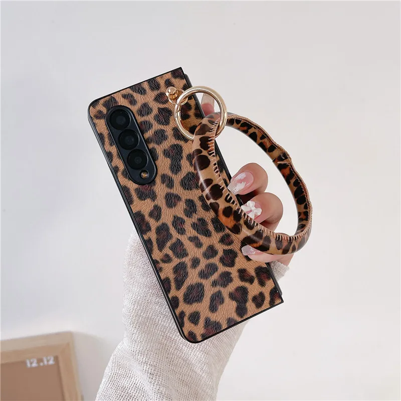 DIY Luxury Leopard Print Bracelet Pearl Strap Leather Case For Samsung Galaxy Z Fold4 Case for Galaxy Z Fold 5 Case Z Fold 3 2 1
