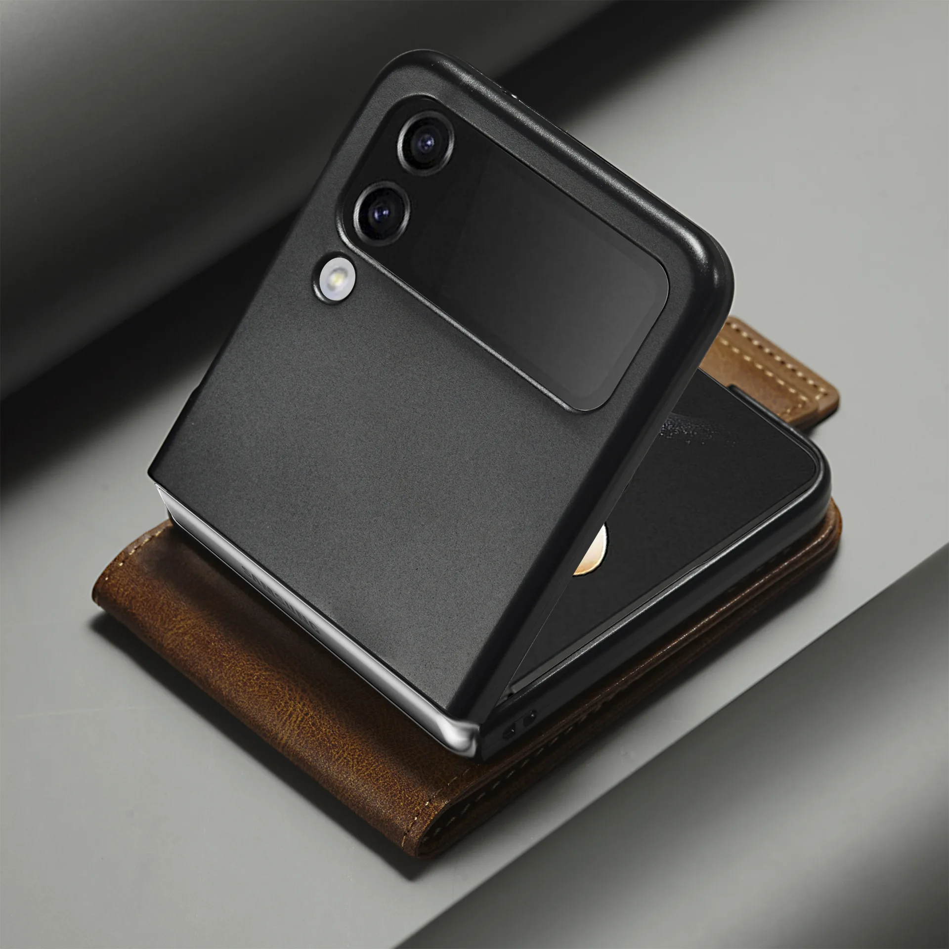 Folding Leather Cover For Samsung Galaxy Z Flip 3 4 Flip4 Flip3 5G Magnetic Protective Cards Solt Wallet Bag Business Phone Case